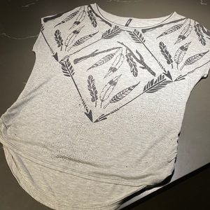 Heather Grey T-Shirt Arrow & Feather Design